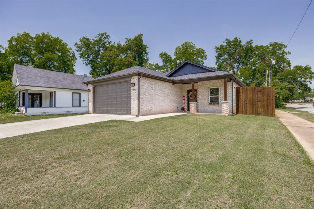 901 W Owing Street, Denison, TX 75020 — photo 1
