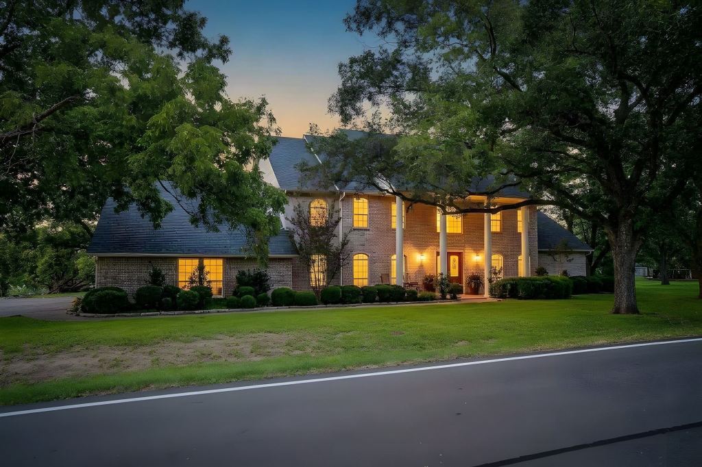 8412 Ravenswood Road, Granbury, TX 76049 — photo 1