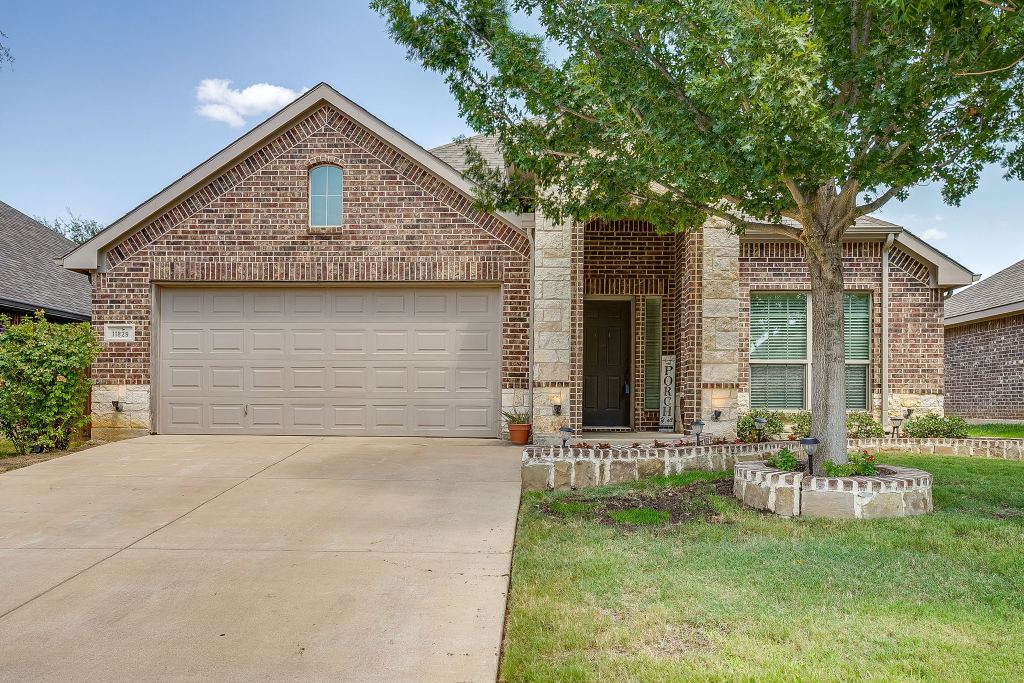 11829 Hassop Lane, Burleson, TX 76028 — photo 1