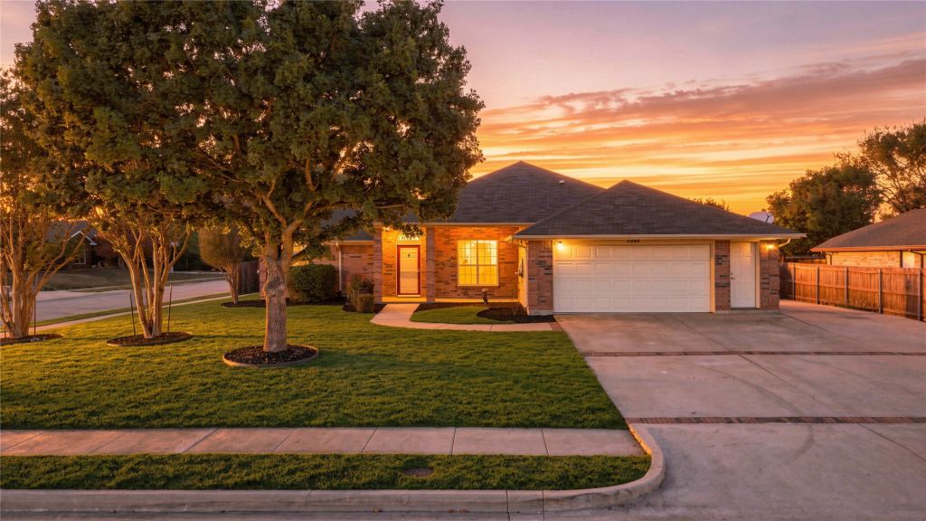 1701 Manten Boulevard, Denton, TX 76208 — photo 1
