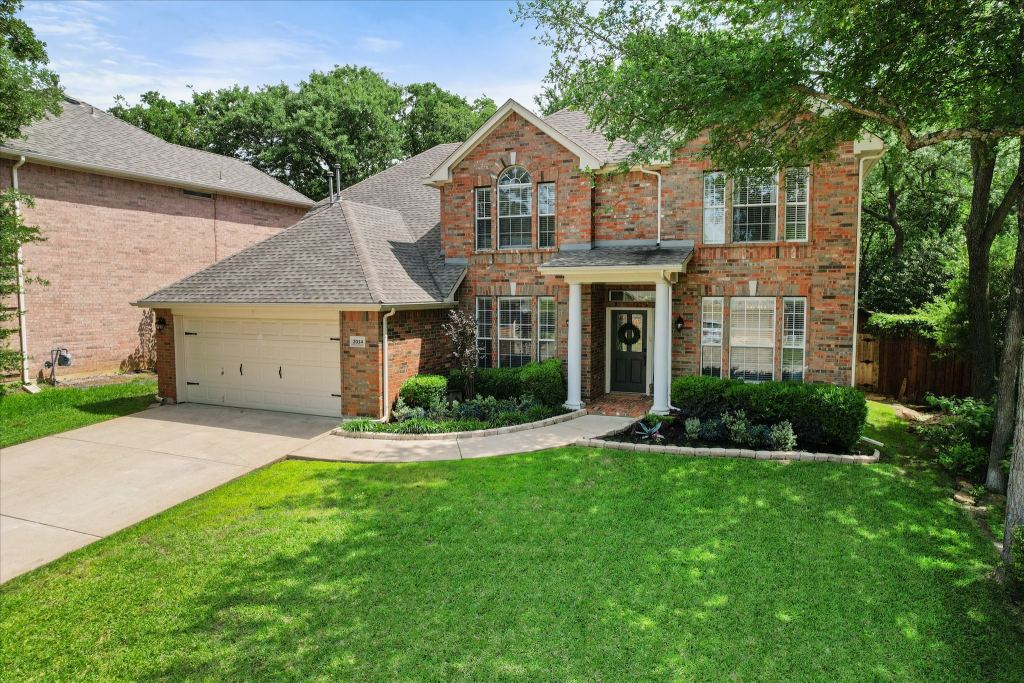 2014 Marie Weldon Lane, Arlington, TX 76001 — photo 1