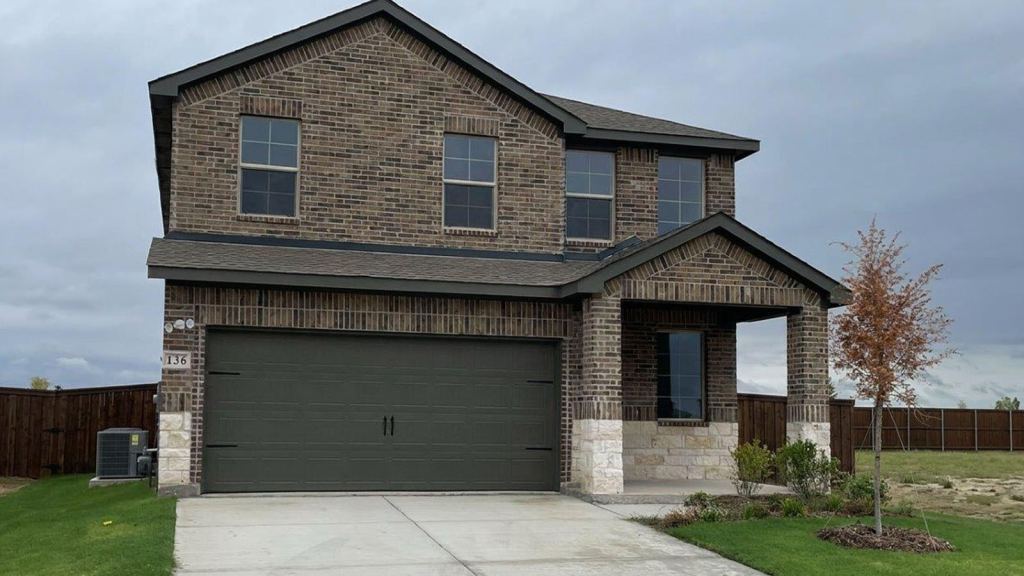 136 Pheasant Run Road, Terrell, TX 75160 — photo 1