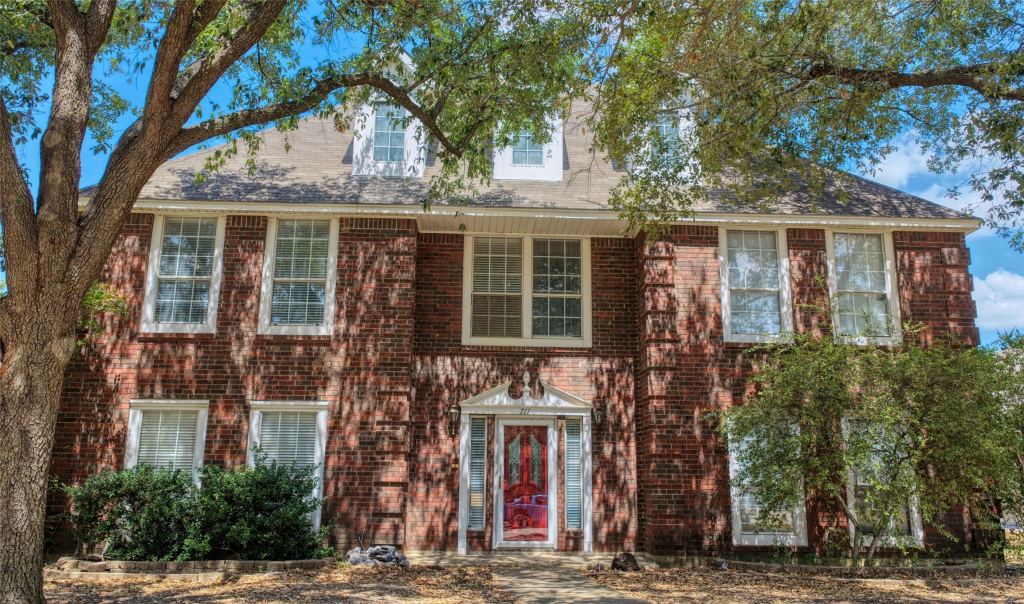 711 Amesbury Drive, Mesquite, TX 75150 — photo 1