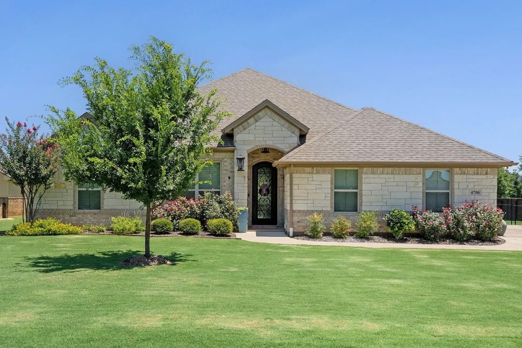 4706 W Wedgefield Road, Granbury, TX 76049 — photo 1