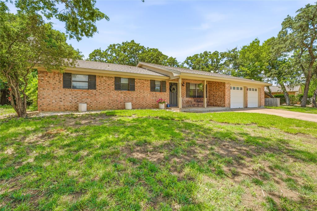 510 Spring Meadow Street, Stephenville, TX 76401 — photo 1