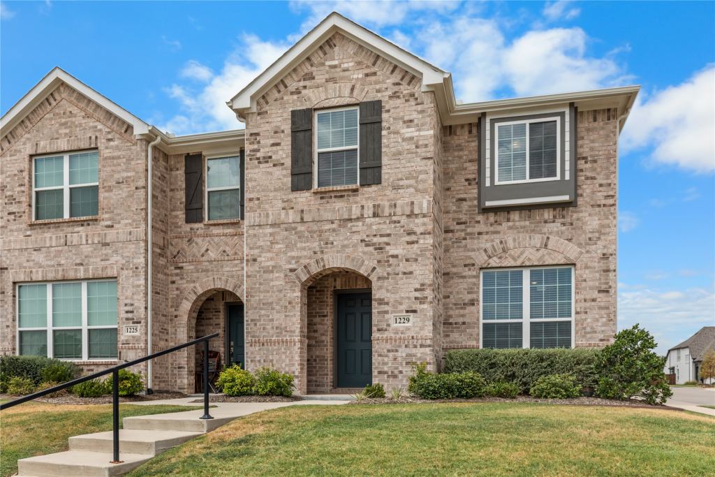 1229 Morgan Drive, Sherman, TX 75090 — photo 1