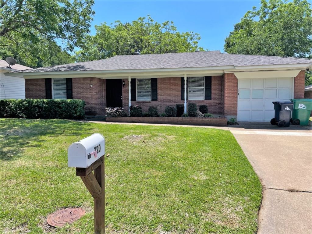 720 Chisholm Trail, Denton, TX 76209 — photo 1