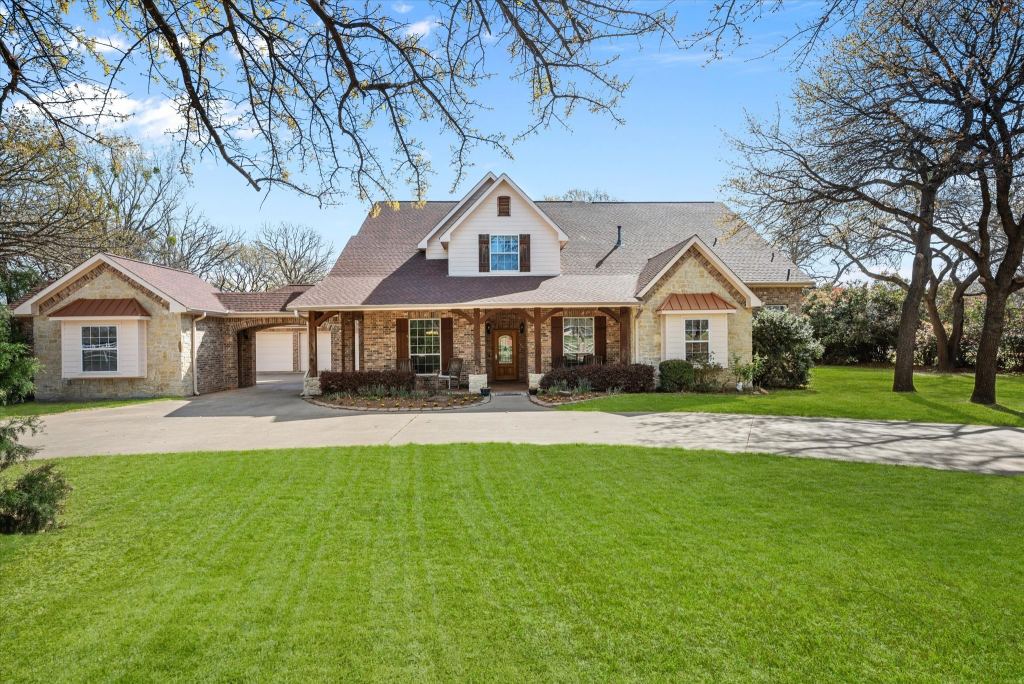 1720 Mistletoe Drive, Flower Mound, TX 75022 — photo 1