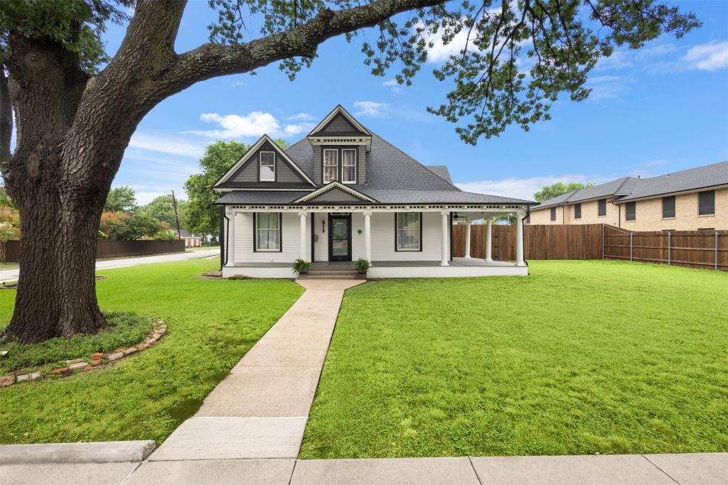 514 W Marvin Avenue, Waxahachie, TX 75165 — photo 1