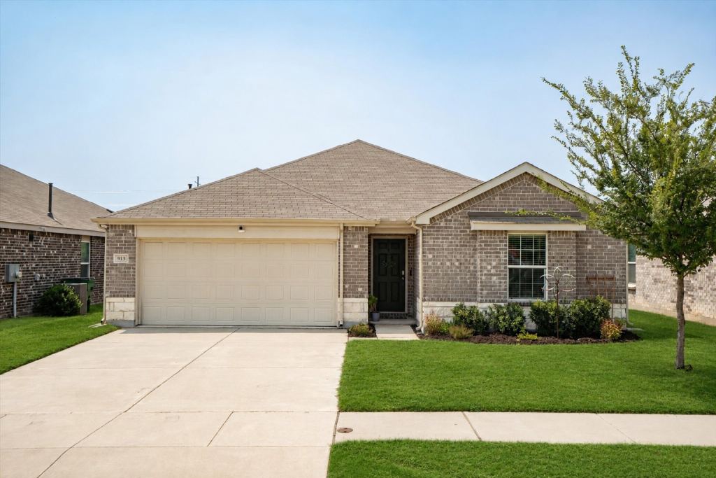 913 Dressage Drive
