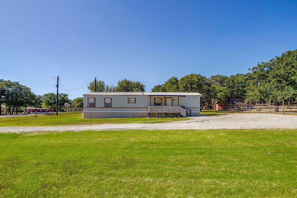 173 Briar Oaks Drive, Azle, TX 76020 — photo 1