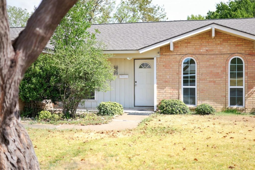 4207 Rainier Street, Irving, TX 75062 — photo 1