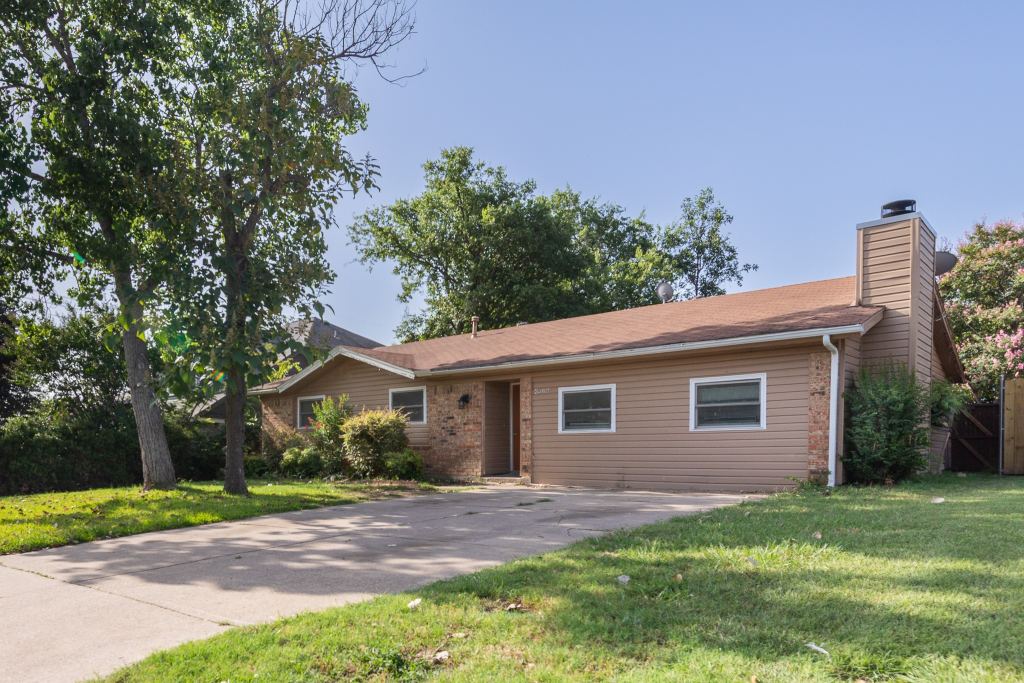 2303 April Lane, Grand Prairie, TX 75050 — photo 1