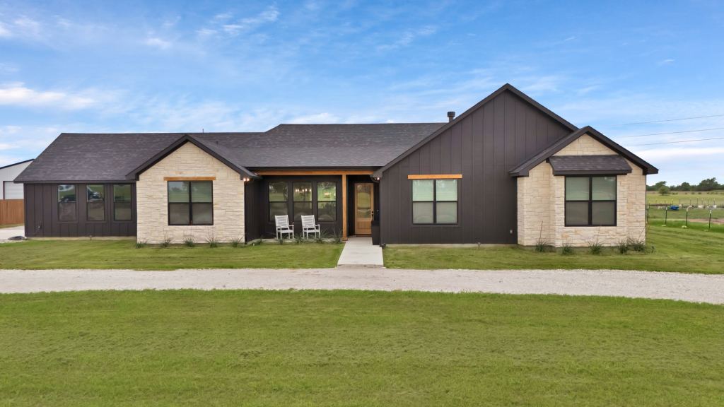 664 County Road 379, Decatur, TX 76234 — photo 1