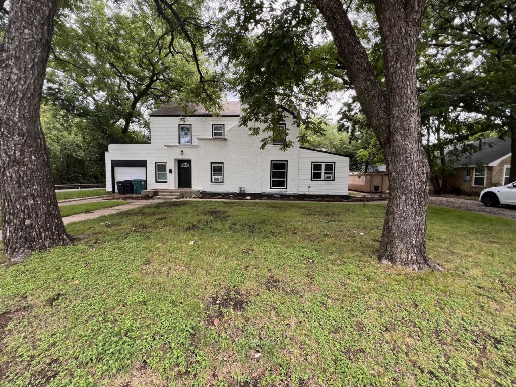 622 N Austin Street, Denton, TX 76201 — photo 1
