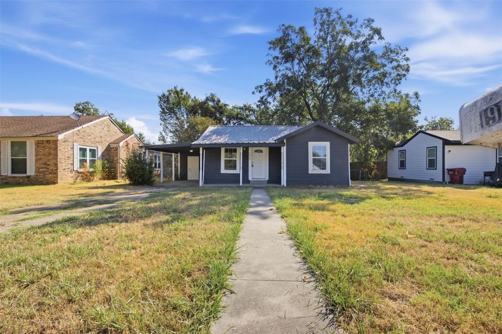 1916 Liberty Street, Bonham, TX 75418 — photo 1