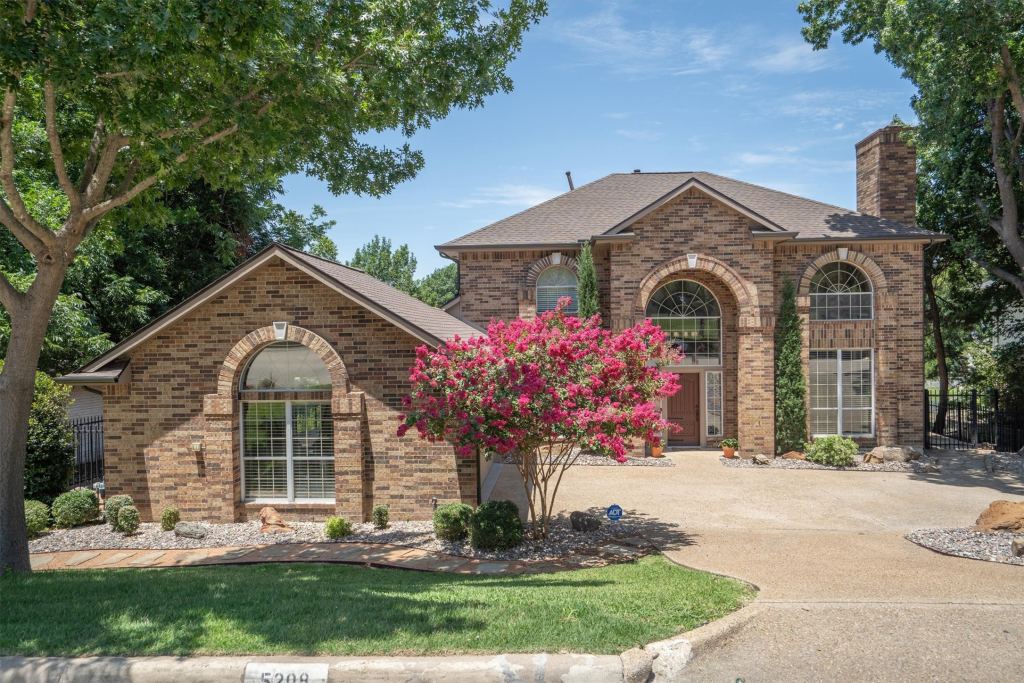 5208 Yacht Club Drive