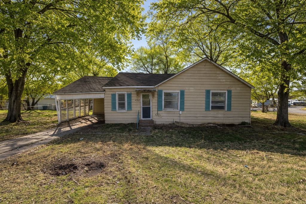 430 E Parnell Street, Denison, TX 75021 — photo 1