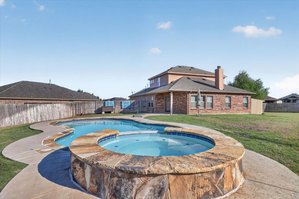 401 Eureka Court, Burleson, TX 76028 — photo 1