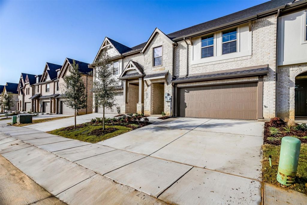 802 Homeplace Circle, Mansfield, TX 76063 — photo 1