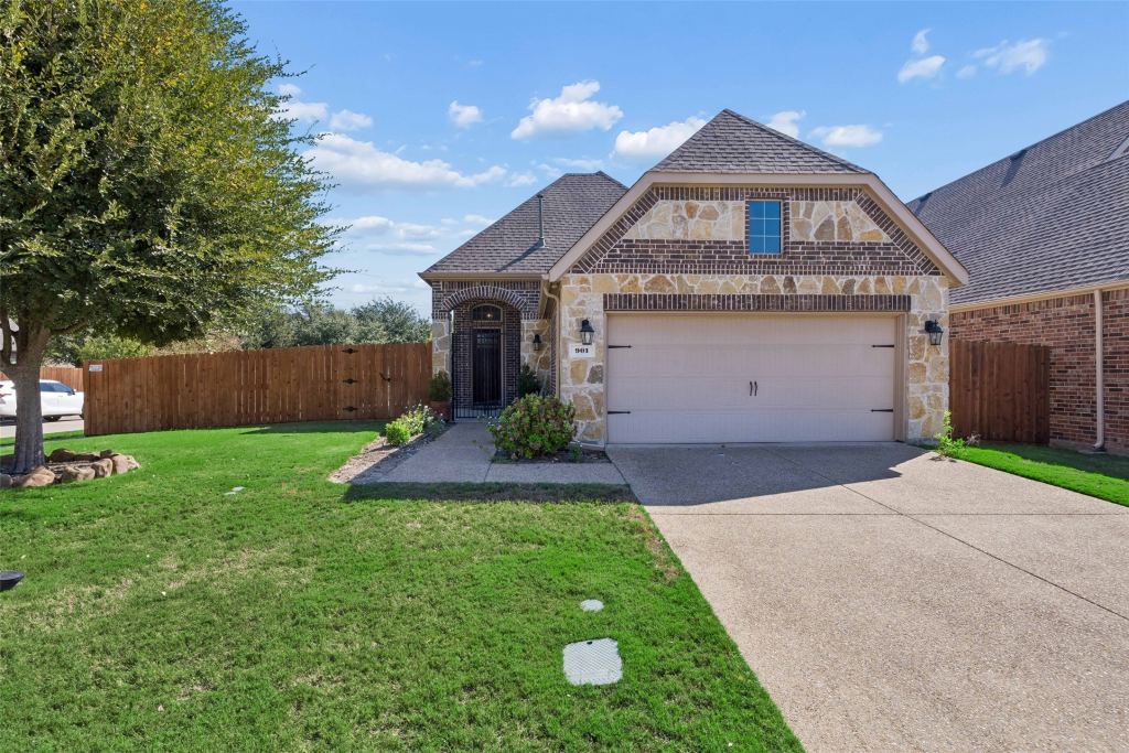 901 Memory Lane, McKinney, TX 75072 — photo 1