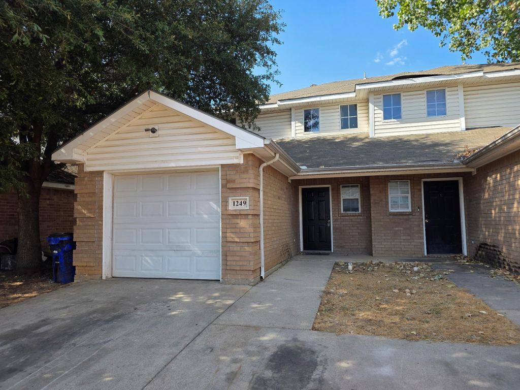1249 Village Garden Drive, Azle, TX 76020 — photo 1