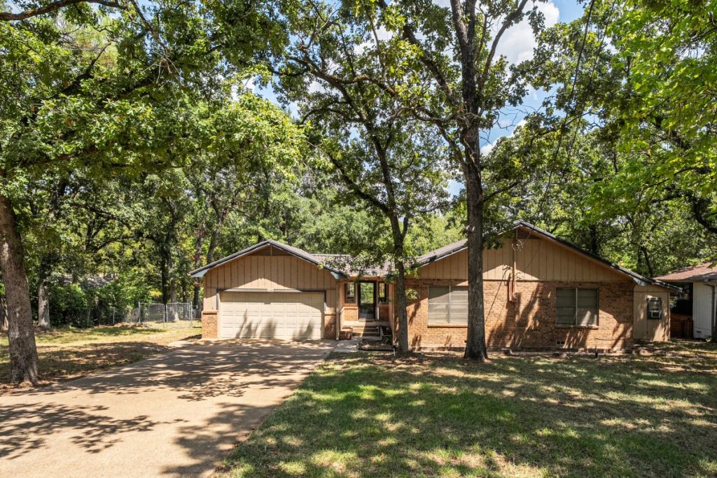 2105 Lakeview Drive, Mabank, TX 75156 — photo 1