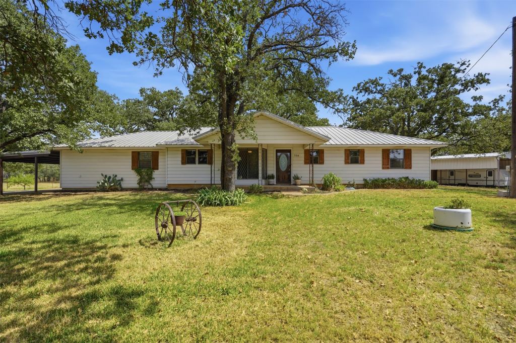 209 County Road 4917, Newark, TX 76071 — photo 1