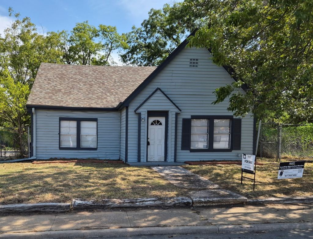 522 N Austin Avenue, Denison, TX 75020 — photo 1