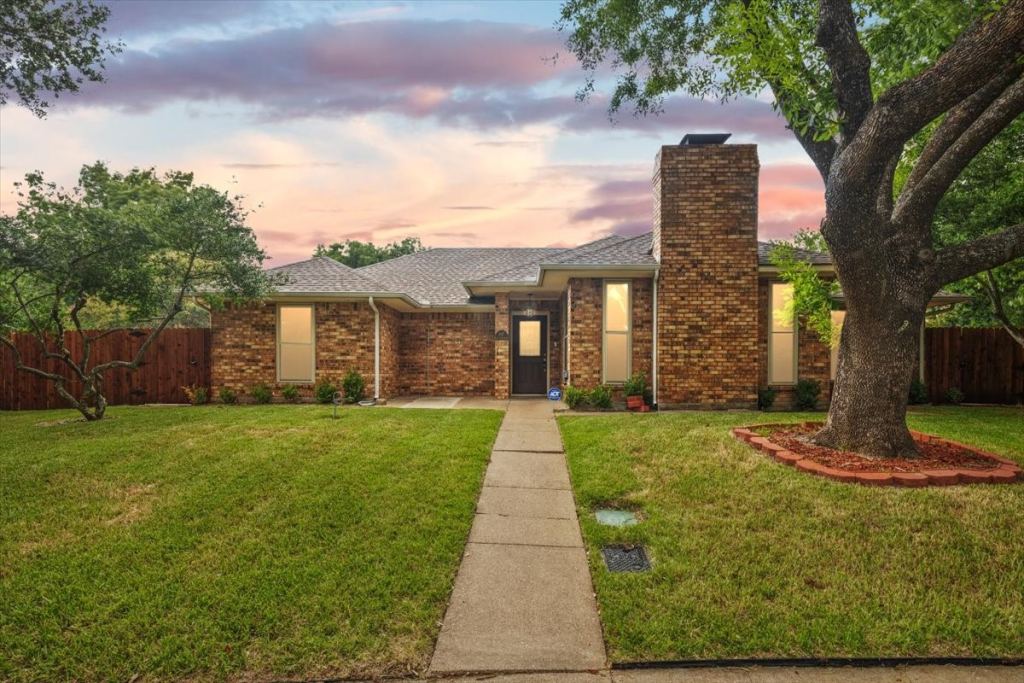 107 Buffalo Creek Circle, Waxahachie, TX 75165 — photo 1