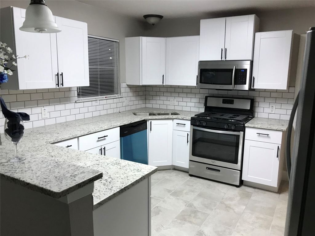 1502 Dale Place, Irving, TX 75061 — photo 1