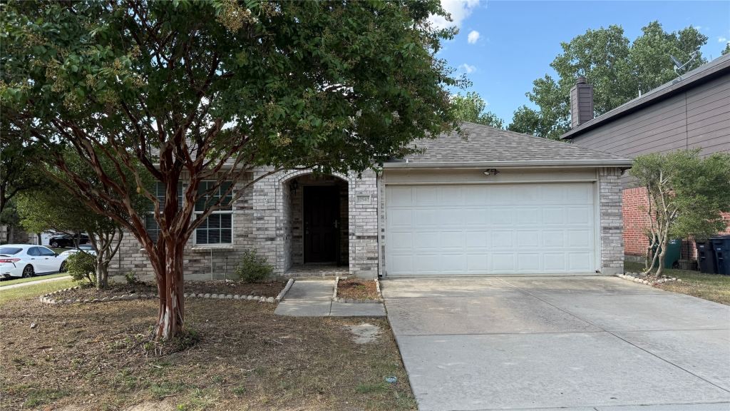 12540 Foxpaw Trail, Fort Worth, TX 76244 — photo 1