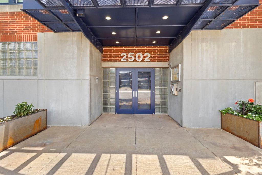 2502 Live Oak Street 236, Dallas, TX 75204 — photo 1