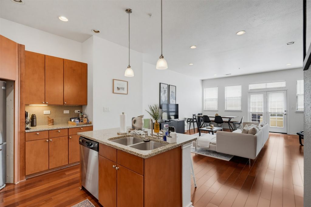 1201 Beaconsfield Lane 109, Arlington, TX 76011 — photo 1