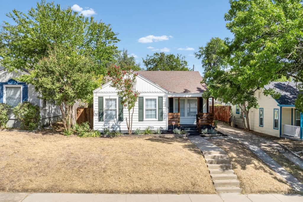 3824 Collinwood Avenue, Fort Worth, TX 76107 — photo 1