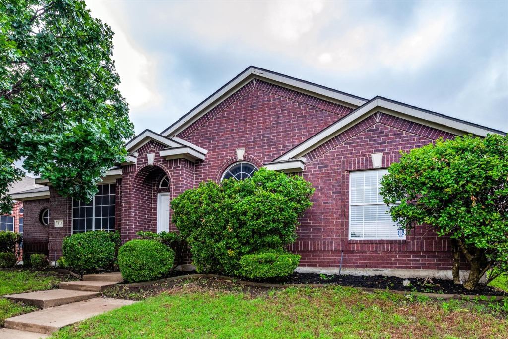 815 Bonnie Court, Allen, TX 75002 — photo 1