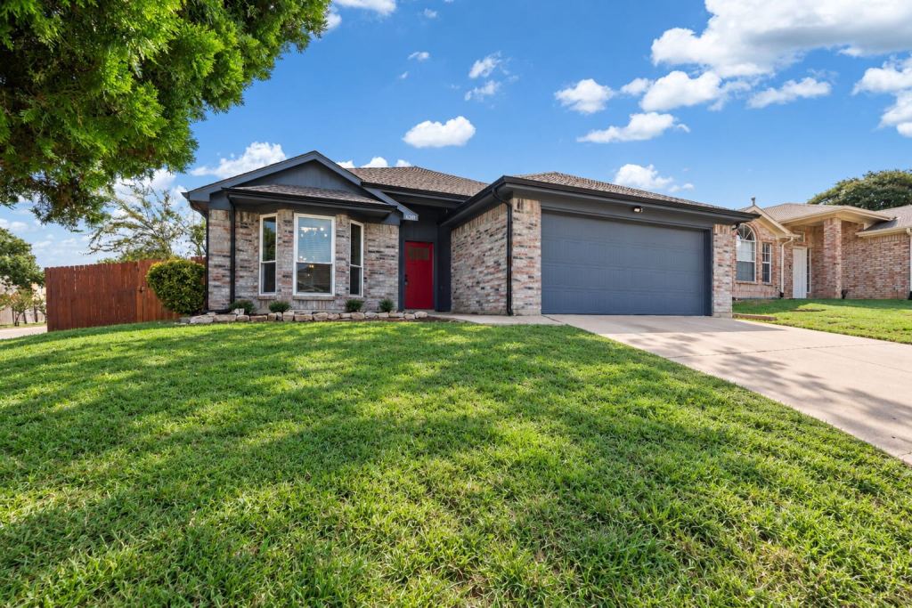 6001 Team Court, Arlington, TX 76018 — photo 1
