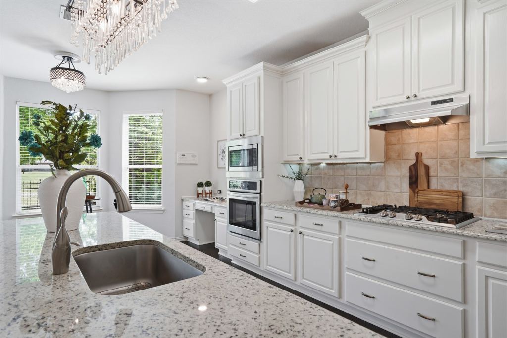 913 Royal Oaks Drive, McKinney, TX 75072 — photo 1