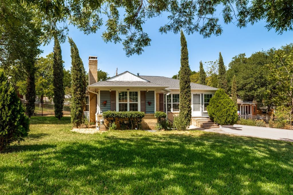 705 Reverchon Drive