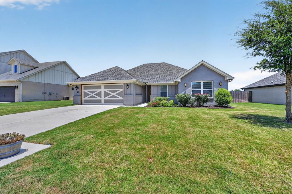218 Rees Avenue, Godley, TX 76044 — photo 1