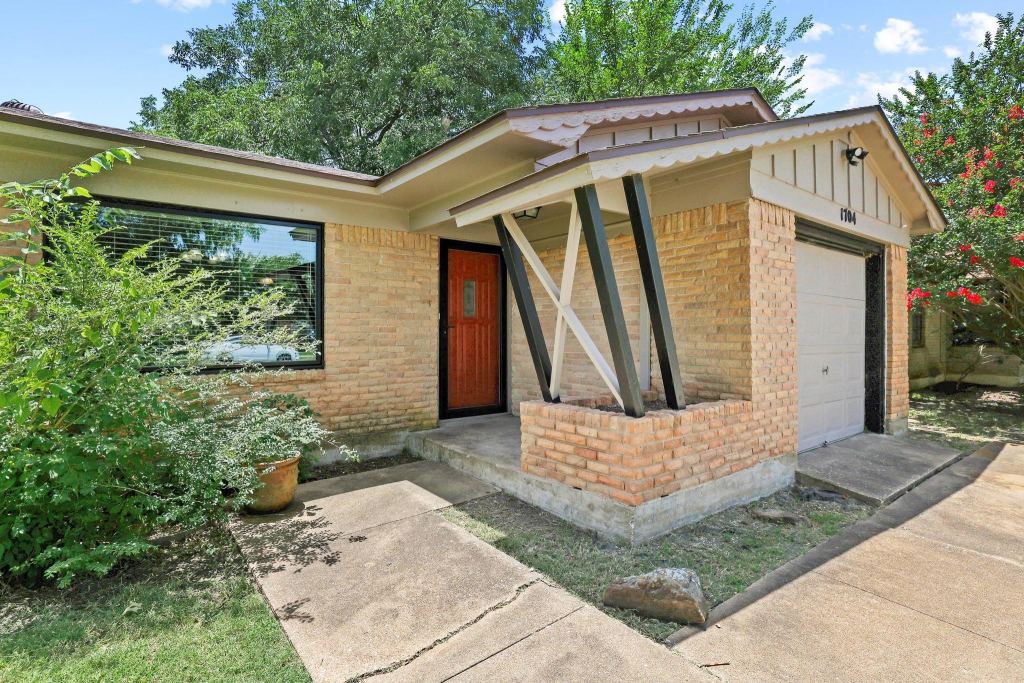 1704 W Birge Street, Sherman, TX 75092 — photo 1