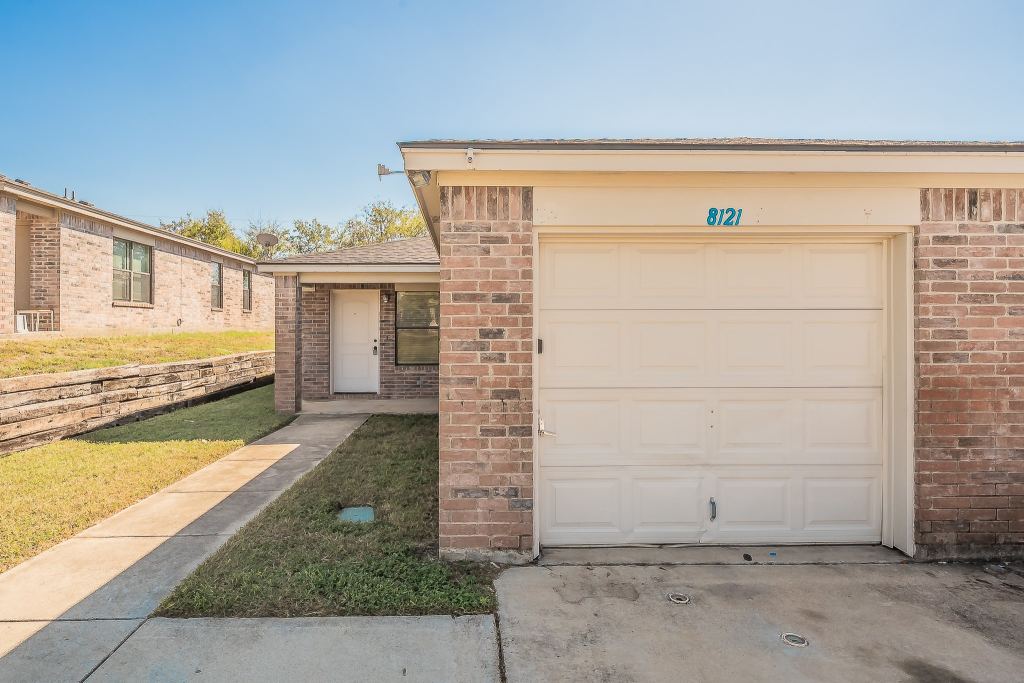 8121 Doreen Avenue, Fort Worth, TX 76116 — photo 1