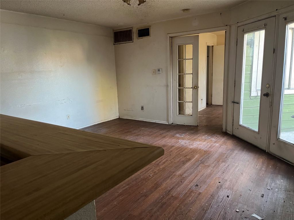 9823 Walnut Street 303, Dallas, TX 75243 — photo 1