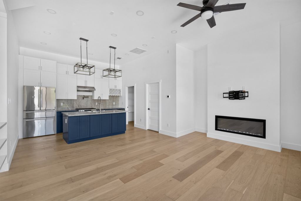 2349 N Carroll Avenue, Dallas, TX 75204 — photo 1
