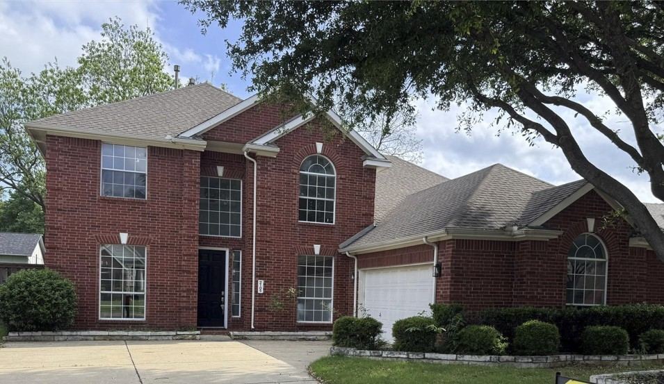 2105 Woodview Drive, Flower Mound, TX 75028 — photo 1