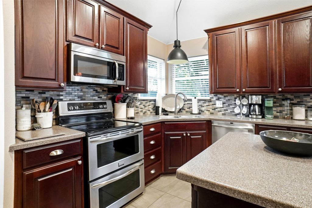 106 Honeysuckle Drive, Justin, TX 76247 — photo 1