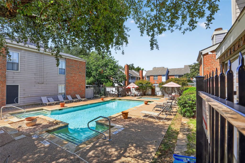 2105 Count Fleet Drive 217, Arlington, TX 76011 — photo 1