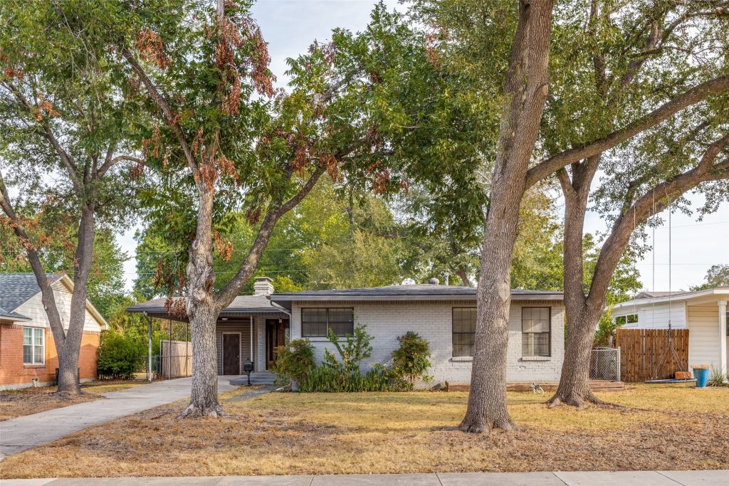 618 Newberry Drive, Richardson, TX 75080 — photo 1