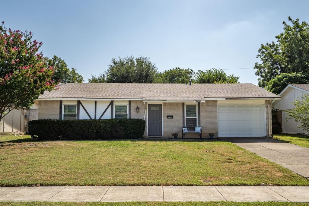 1019 Woodmere Drive, Lewisville, TX 75067 — photo 1