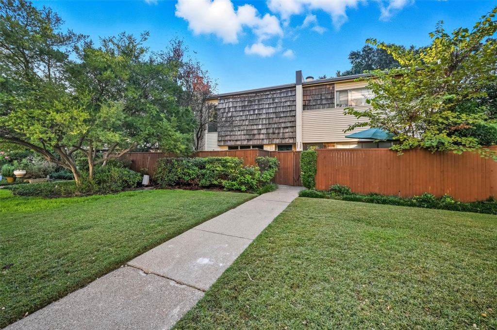 2702 Douglas Avenue 121, Dallas, TX 75219 — photo 1